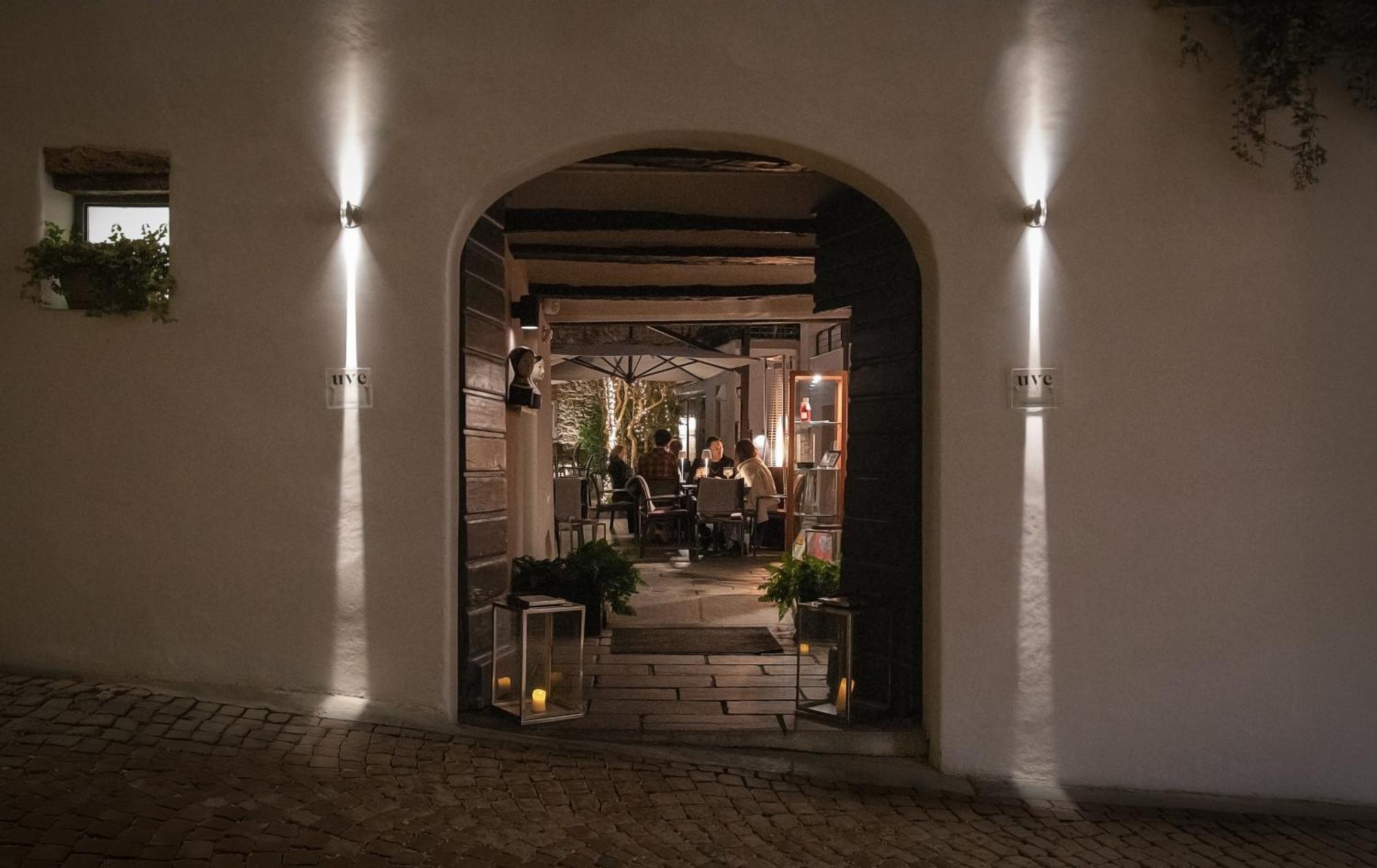 Uve Rooms & Wine Bar La Morra Exterior foto