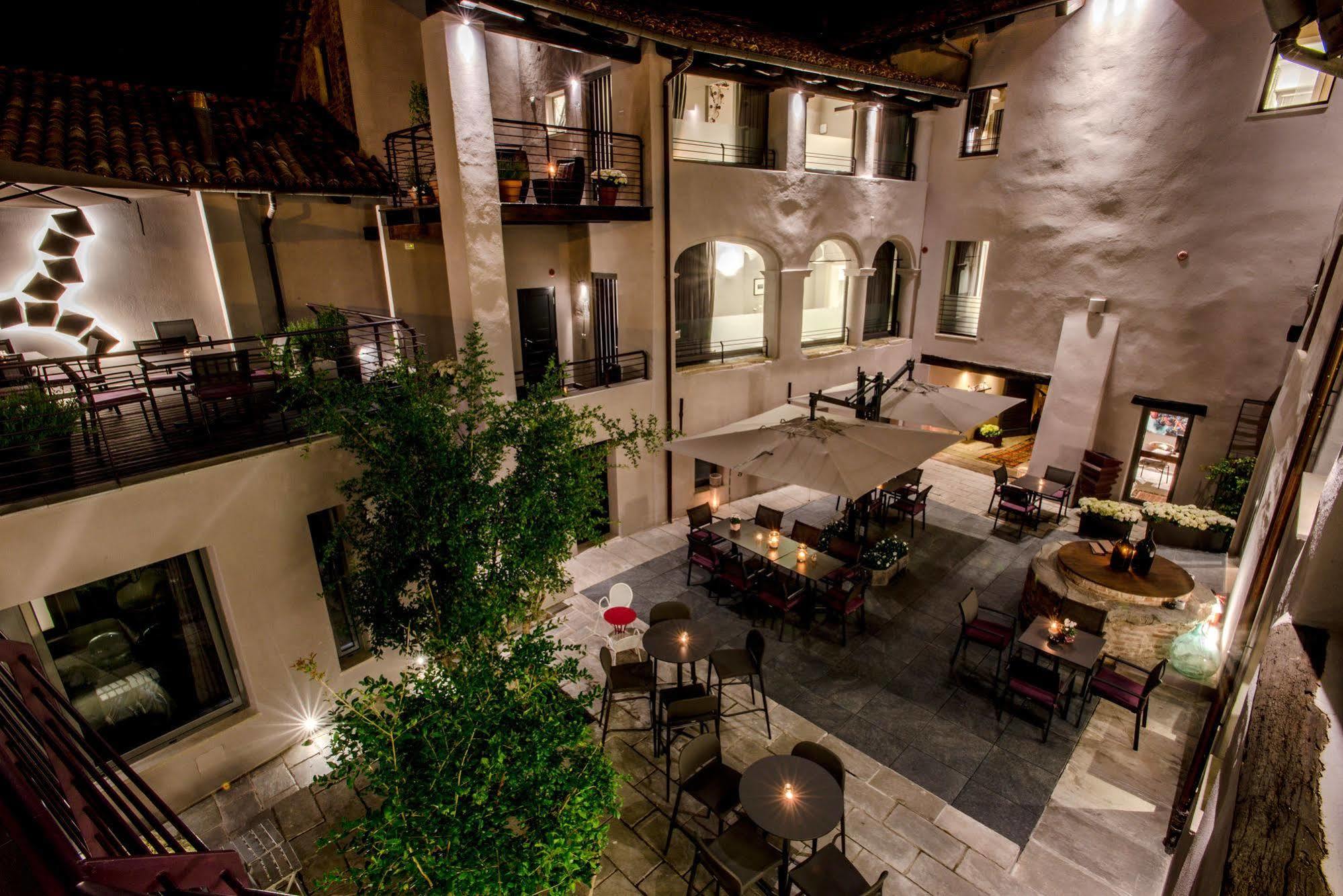 Uve Rooms & Wine Bar La Morra Exterior foto